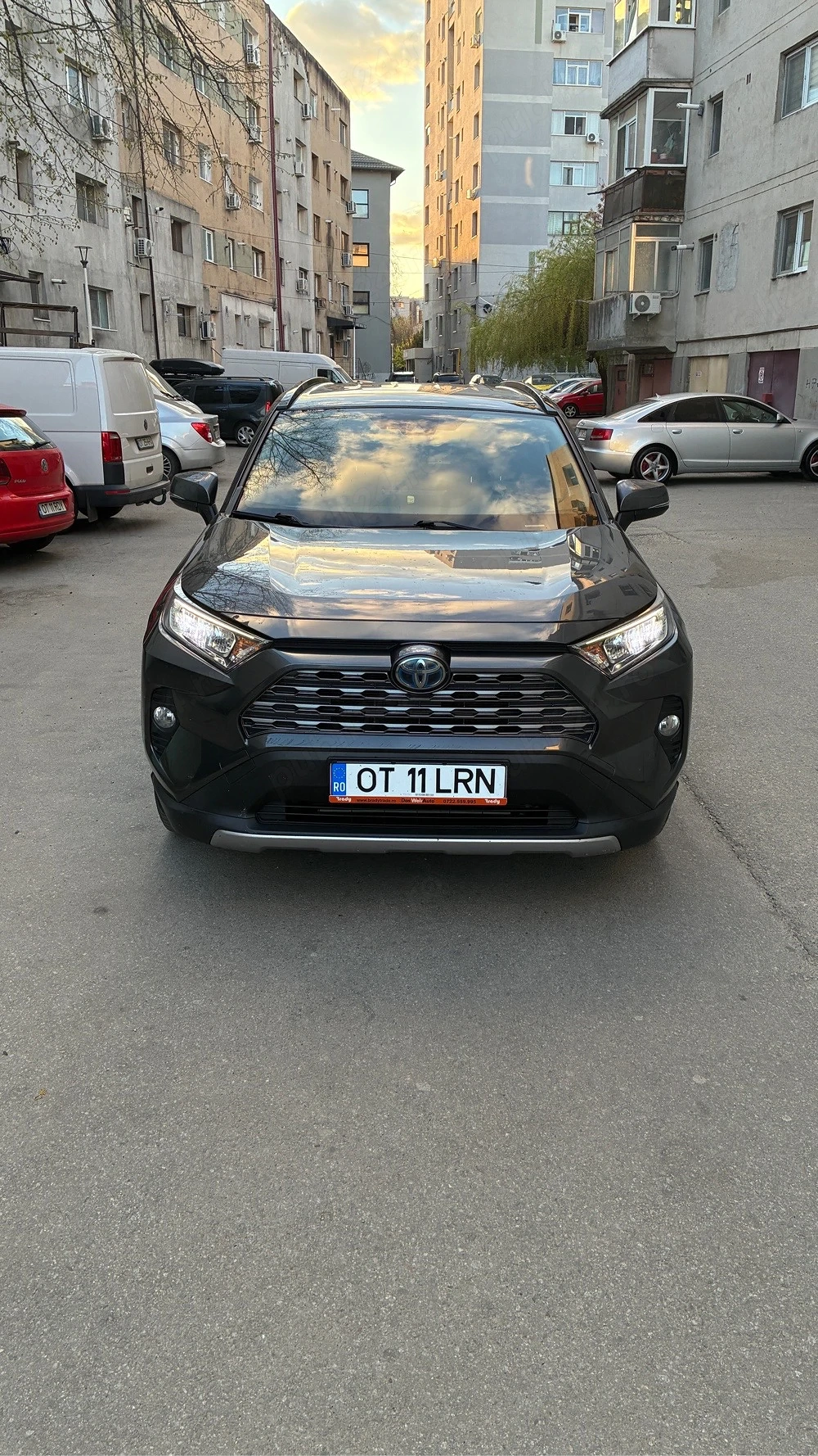 Toyota RAV4 Hybrid AWD 93000  km, Full Safety, Impecabil