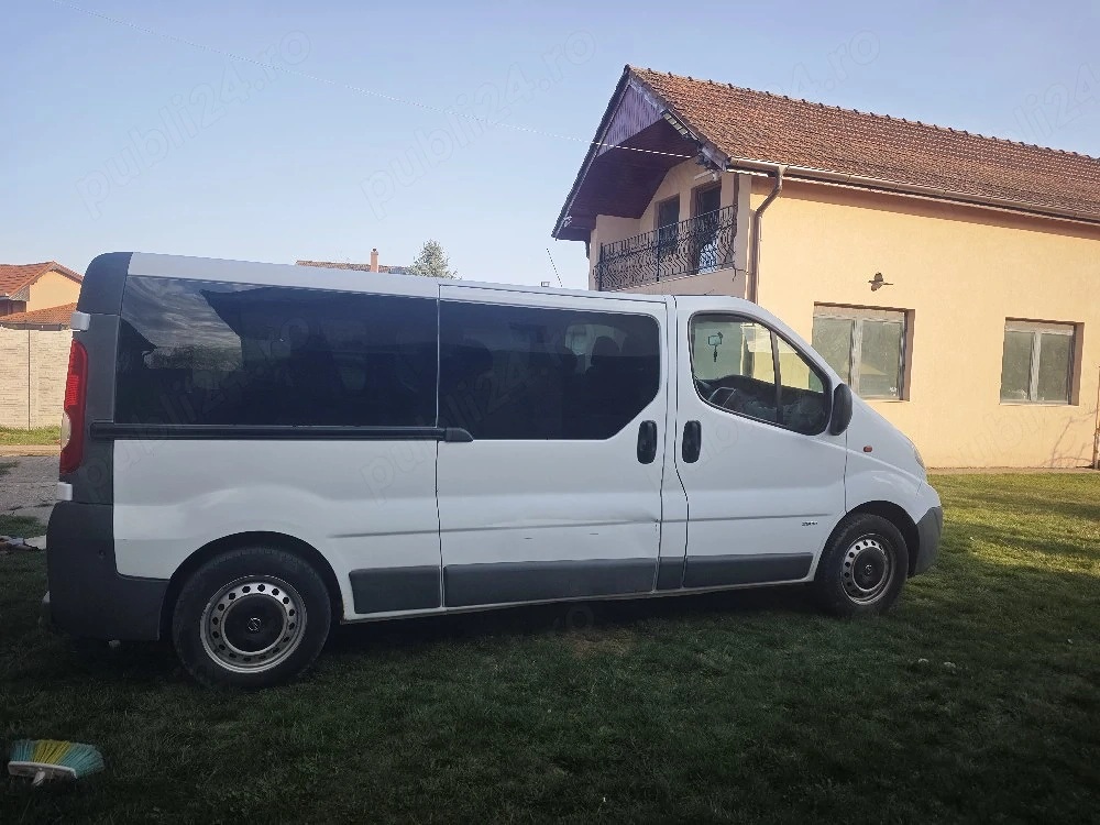  Opel Vivaro Renault Trafic 