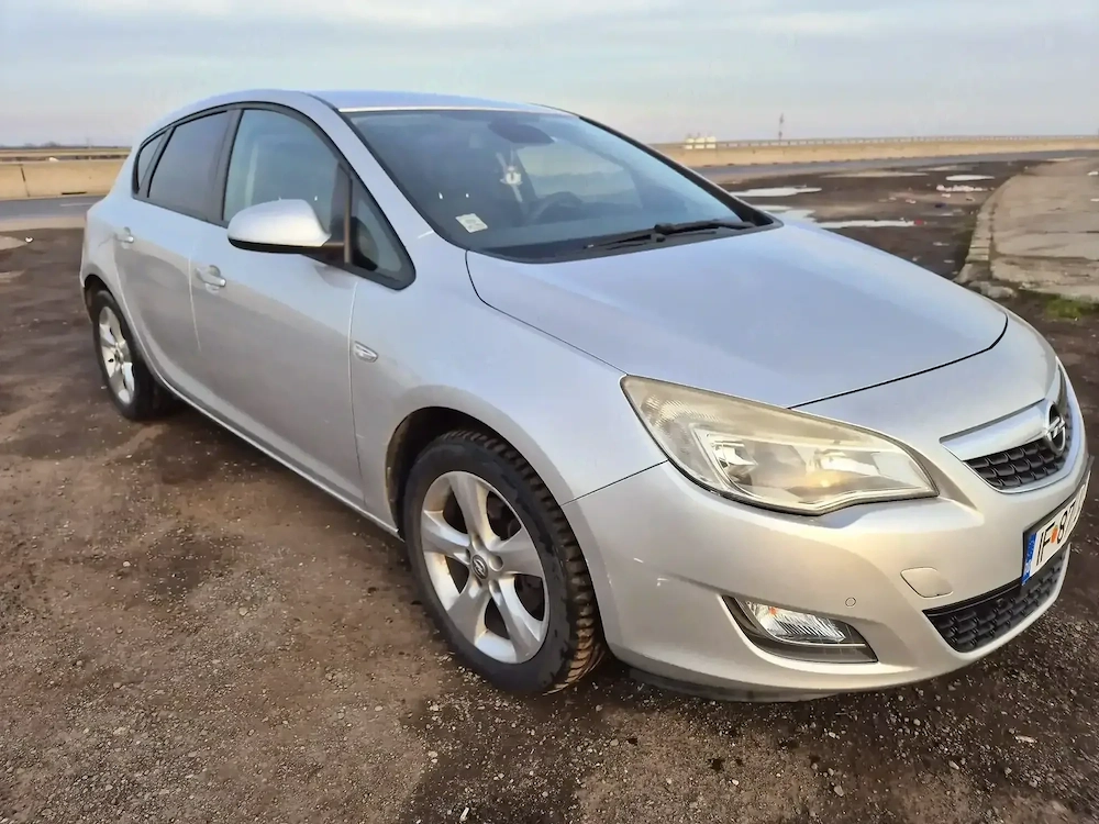 Opel Astra J 2010