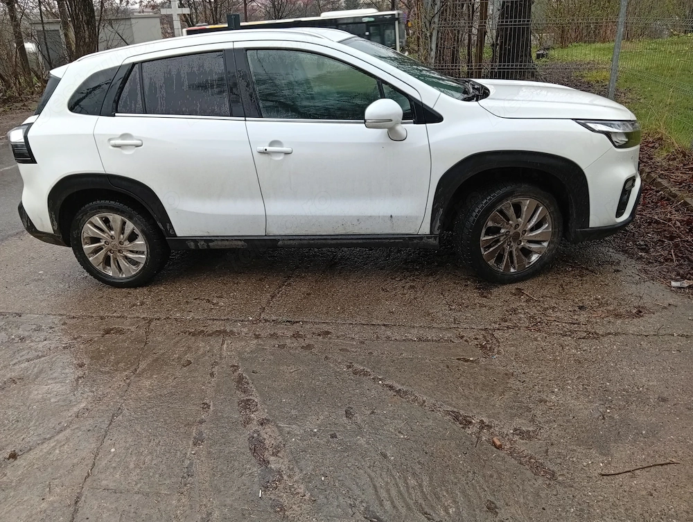 Suzuki S-CROSS Passion 1.4L MILD HYBRID 110 CP M6 2WD din 2025 in prezent 8300 km 