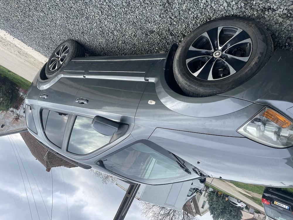 Vând Kia Sorento an 2008