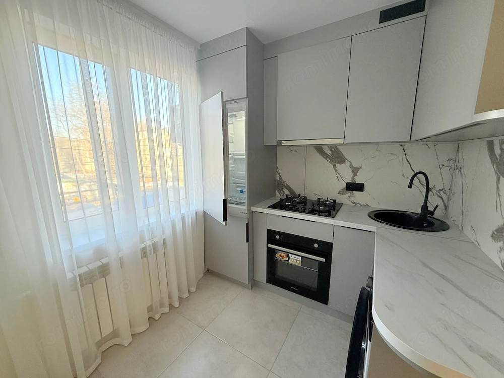 Inchiriere garsoniera in zona Apărătorii Patriei aproape de metrou.