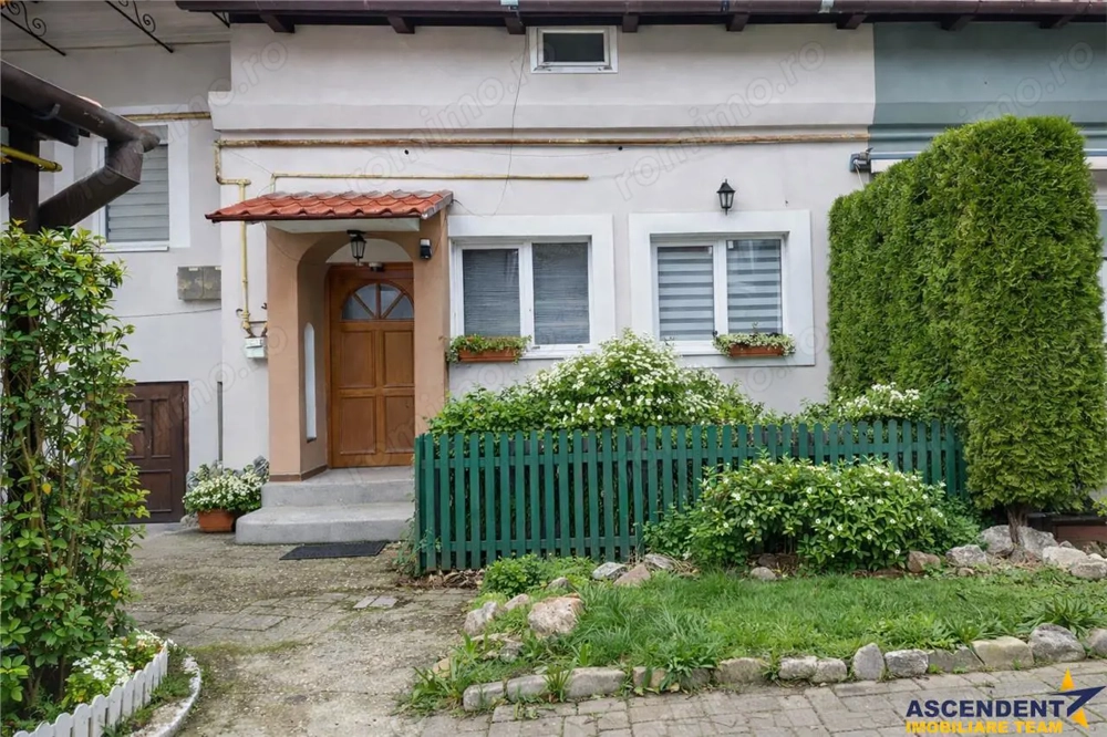 Apartament extins, trei unitati locative cu baie proprie, central, Brasov
