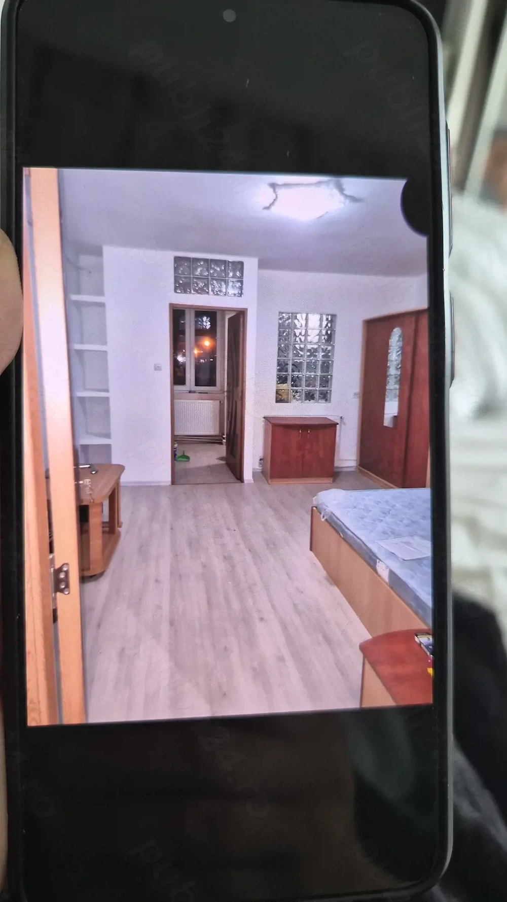 Garsonieră de vânzare