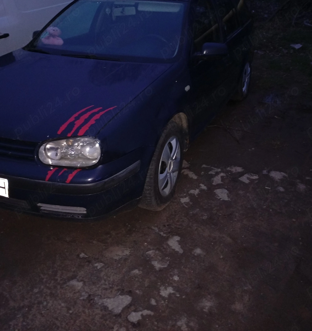 Vind golf 4 întreagă spre dezmembrare 