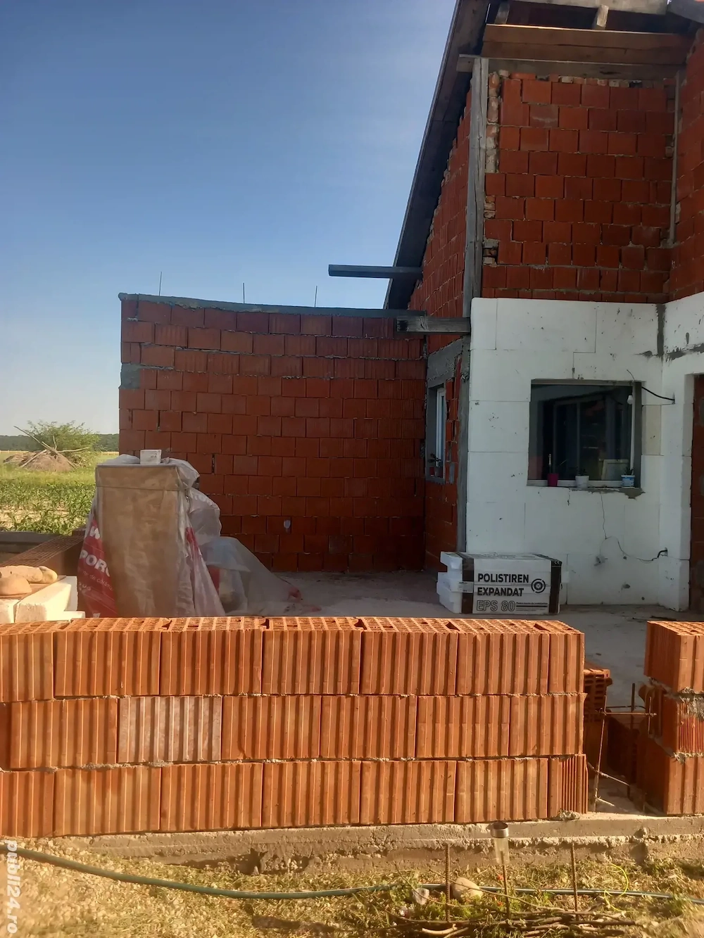 Schimb casa, sau vand.