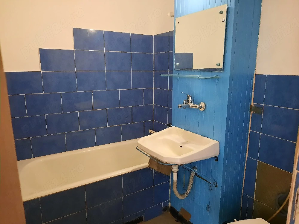 Închiriez Garsonieră