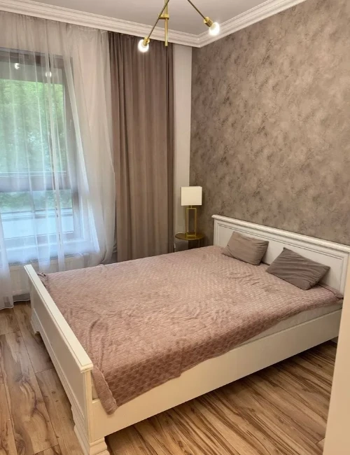 Inchiriez un apartament cu 2 camere, in zona Tineretului, centrala proprie