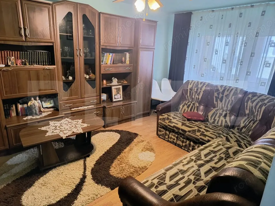 Apartament cu 3 camere, decomandat, 66 mp, etaj 4 - Dej