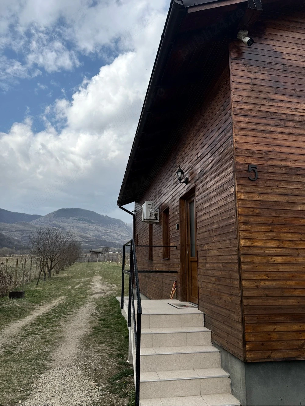 Inchiriez cabană cu ciubăr Vălișoara 