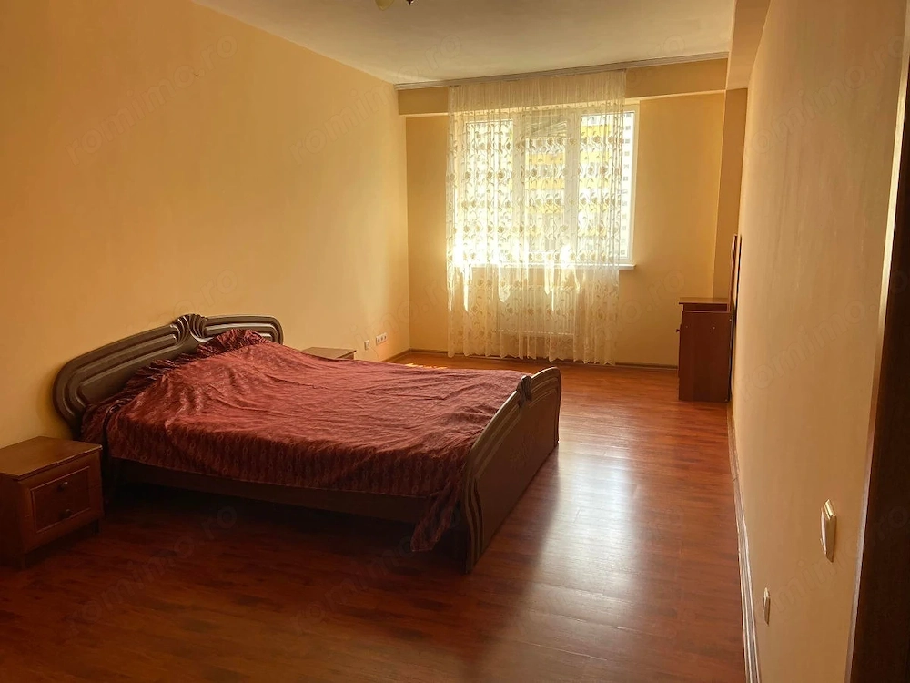 Inchiriez garsoniera in Rahova