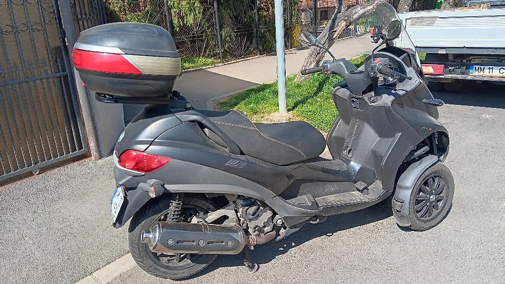 Piaggio MP3  500