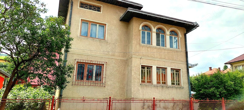 Casă de vânzare 