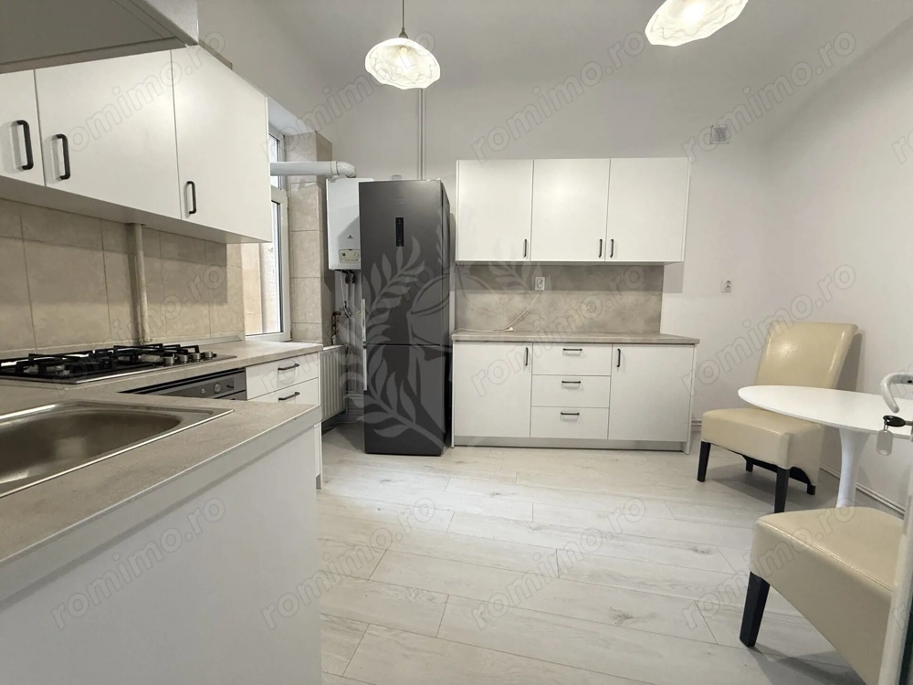 Apartament 2 camere / Spatiu comercial, zona Ultacentrala, Ploiesti