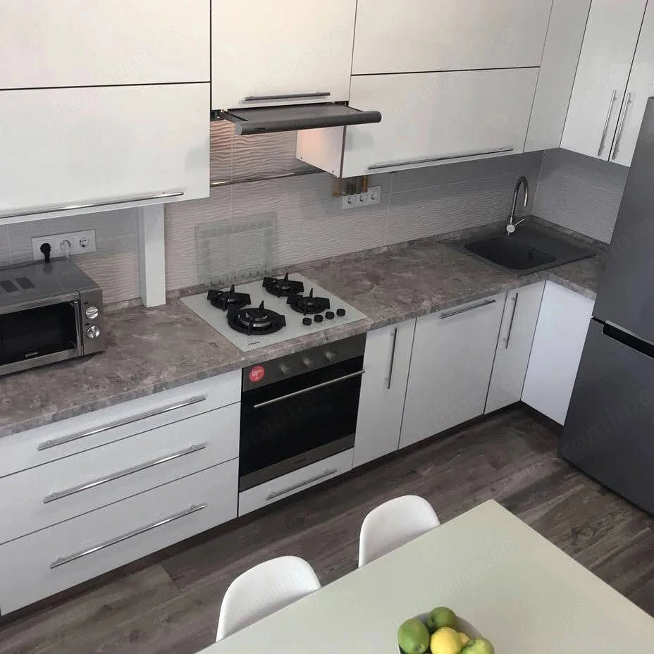 Inchiriez garsoniera, zona Margeanului