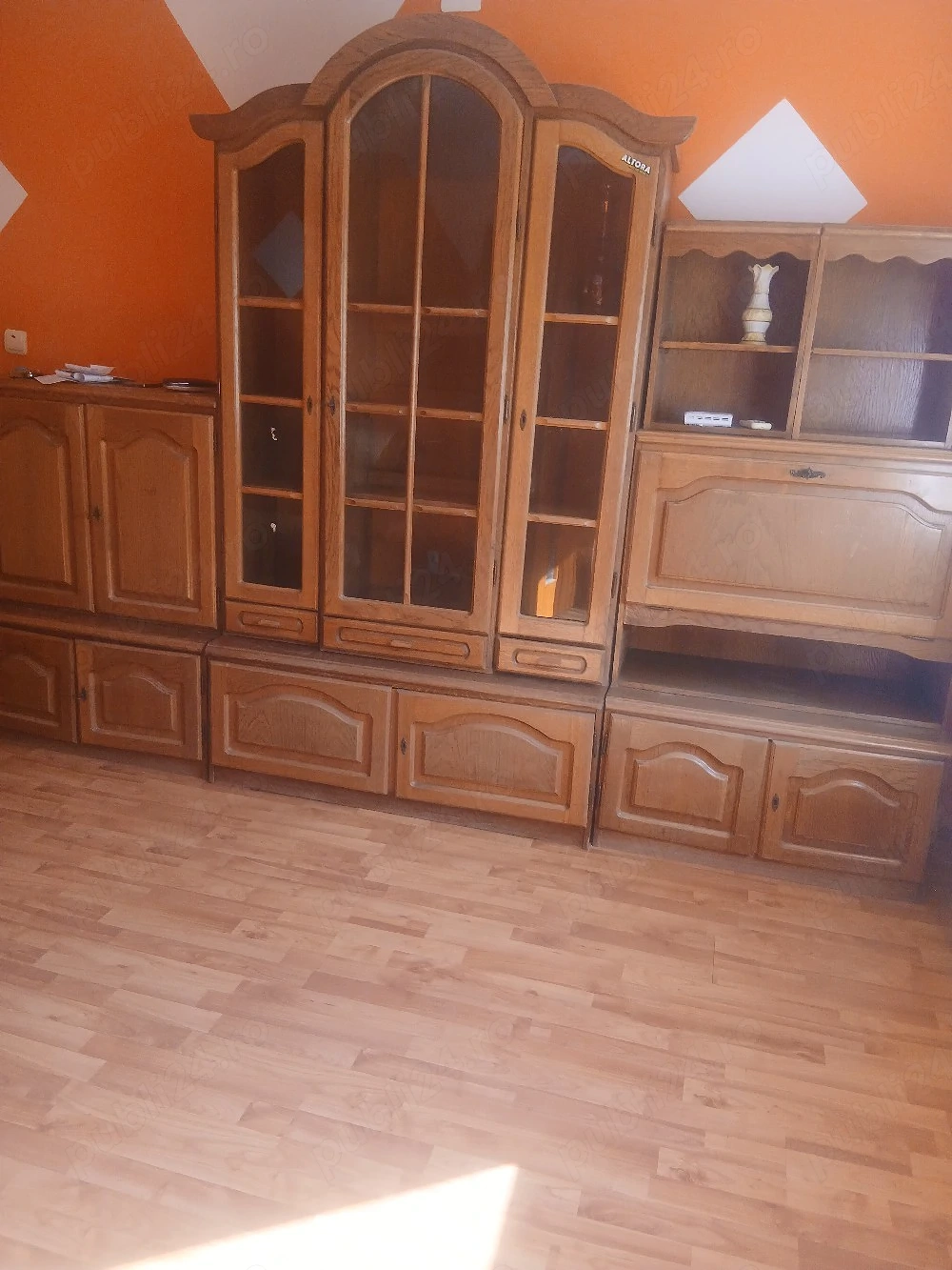 Imchiriez apartament 2 camere , et.2, 350 euro