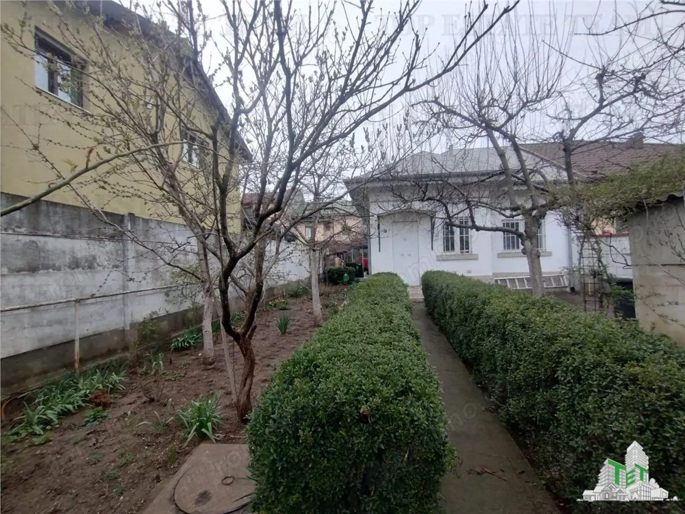 Casa individuala cu garaj si curte libera 300 mp, zona excelenta Brancoveanu