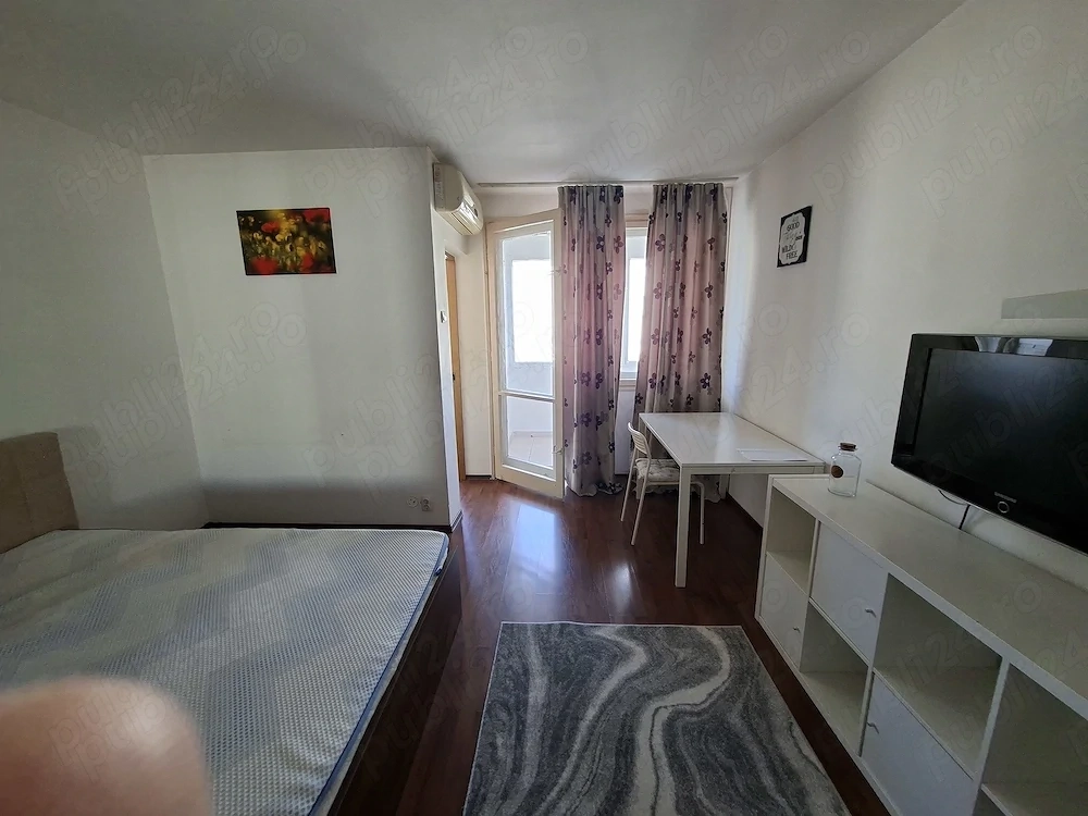 garsoniera dristor-metrou la scara blocului