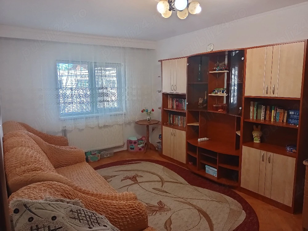 Vând apartament 3 camere,decomandat, mobilat și utilat 