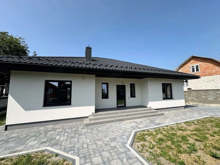 case modulare pe structură metalică