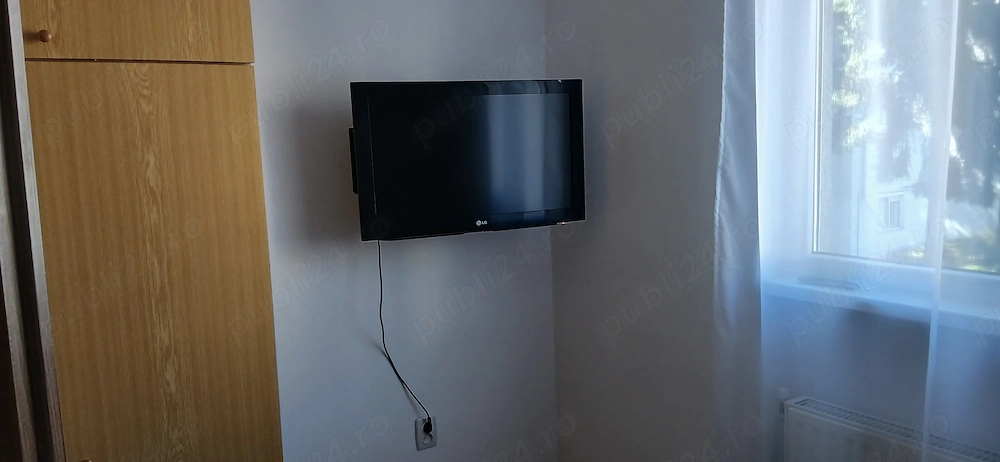 Închiriez apartament