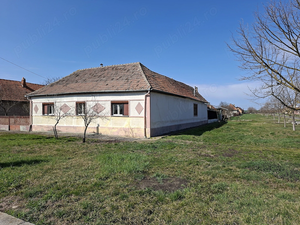 Casa pe colt de vânzare localitatea Birda