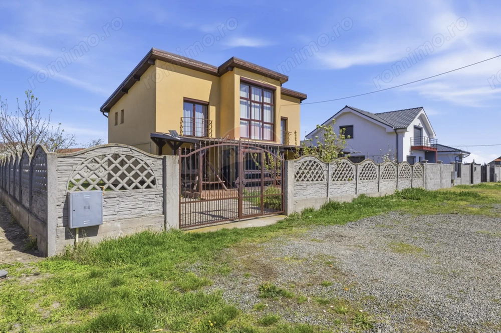 Casă cu 5 camere de inchiriat in Sofronea,Arad