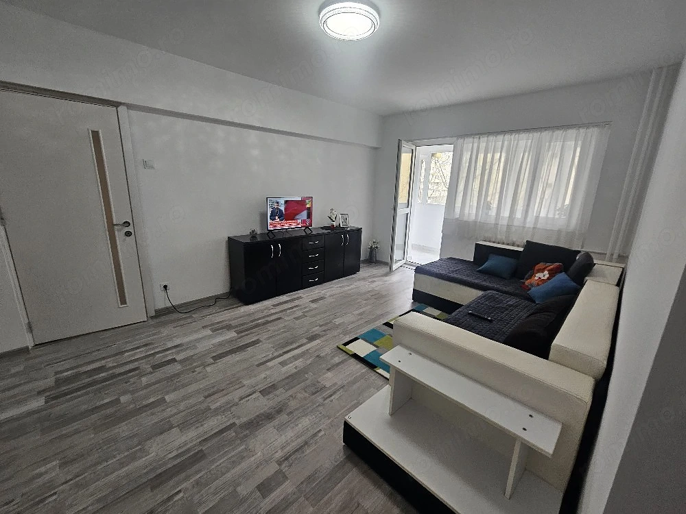 închiriez  apartament  3 camere  Iancului 