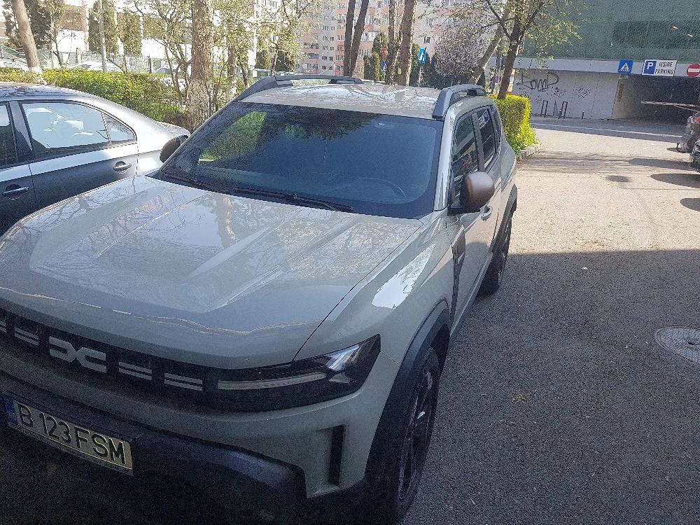 Vand Dacia Duster 140 cp Hibrid 