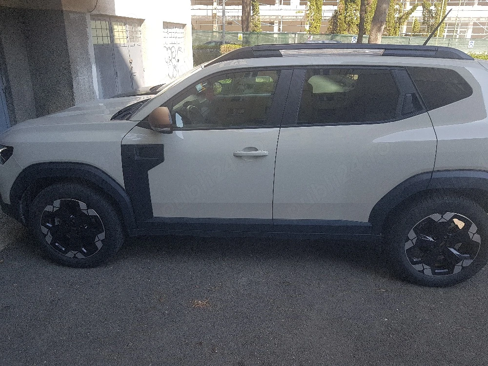 Vand Dacia Duster 140 cp Hibrid 