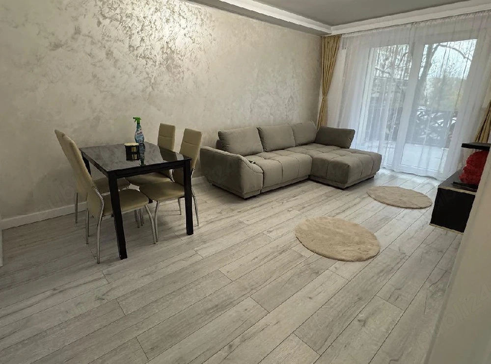 Apartament regim hotelier Non stop self check in 