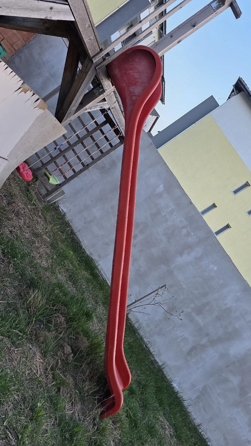 vand tobogan loc de joaca