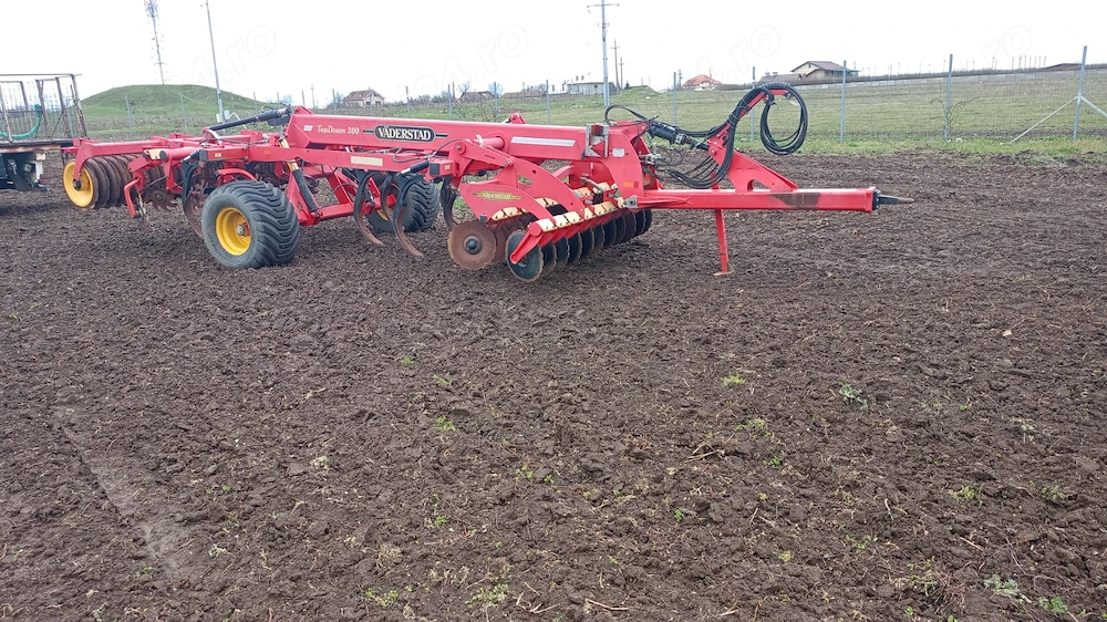 Cultivatorul combinat Väderstad TopDown,an fabricatie 2014