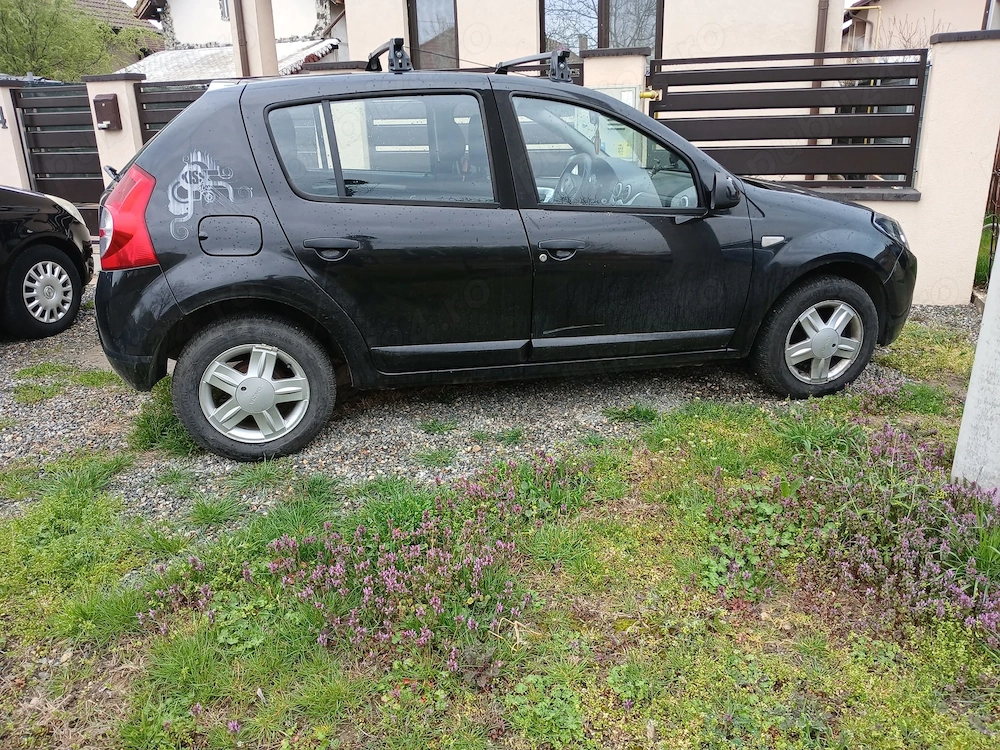 Dacia Sandero 1.6 ediția limitată Kiss FM   2009