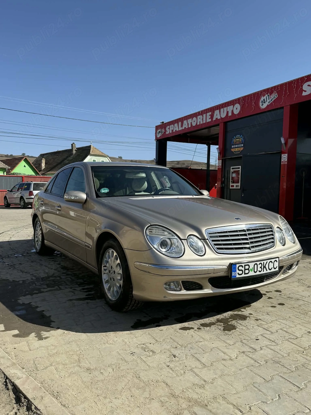 Bună vând Mercedes e220 2003 sunt unicul proprietar în România.