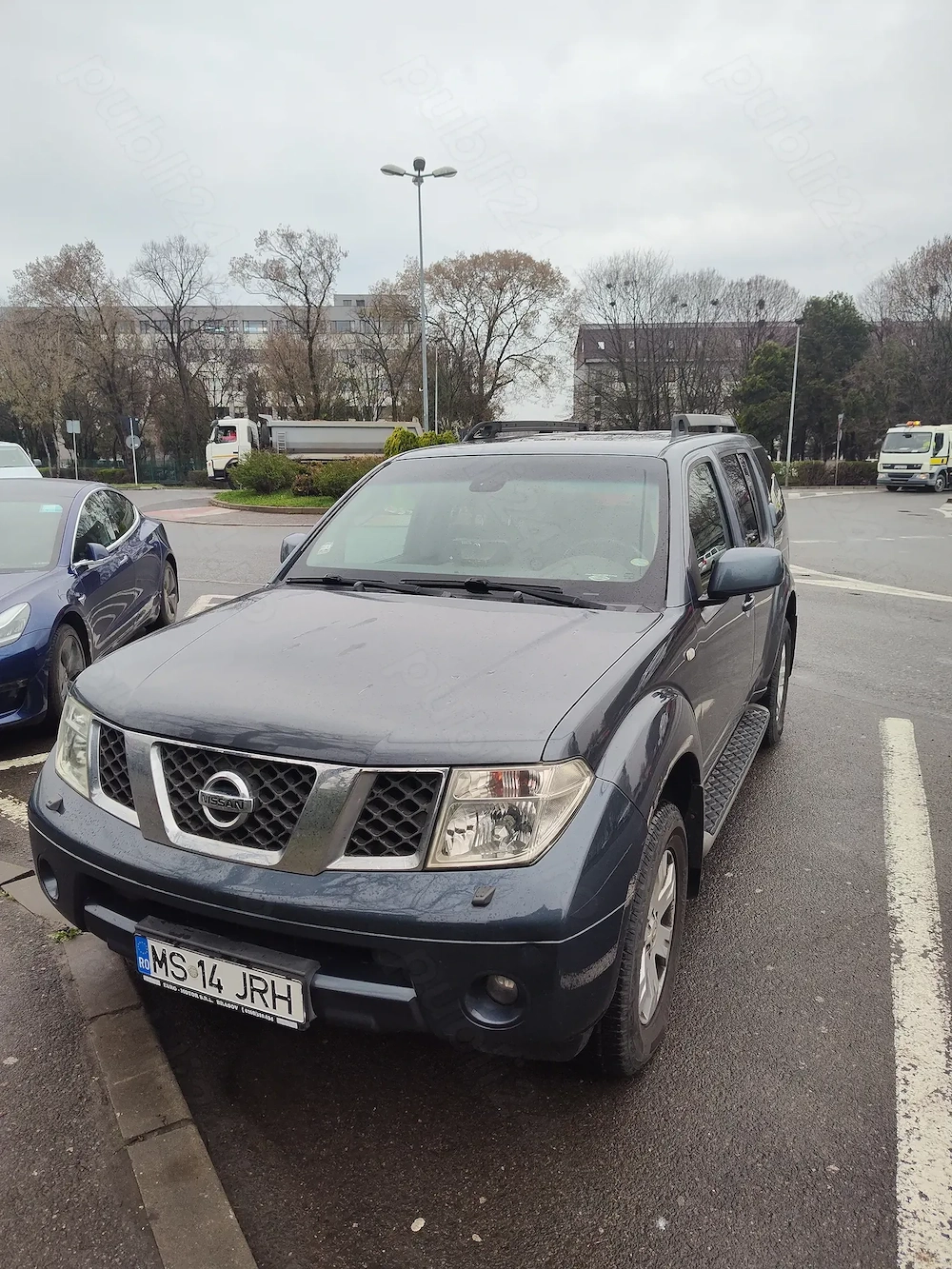 Vand SUV 4x4 Nissan Pathfinder 2.5d din 2007 - 7 locuri