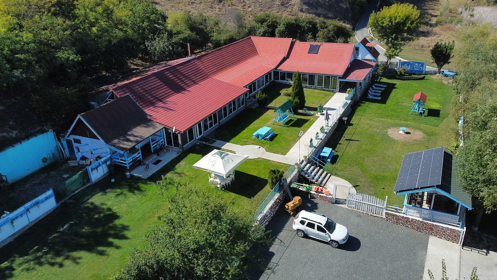 Pescuit si birdwatching in Delta Dunarii , locatie excelenta pentru grupuri de 10 -12 persoane