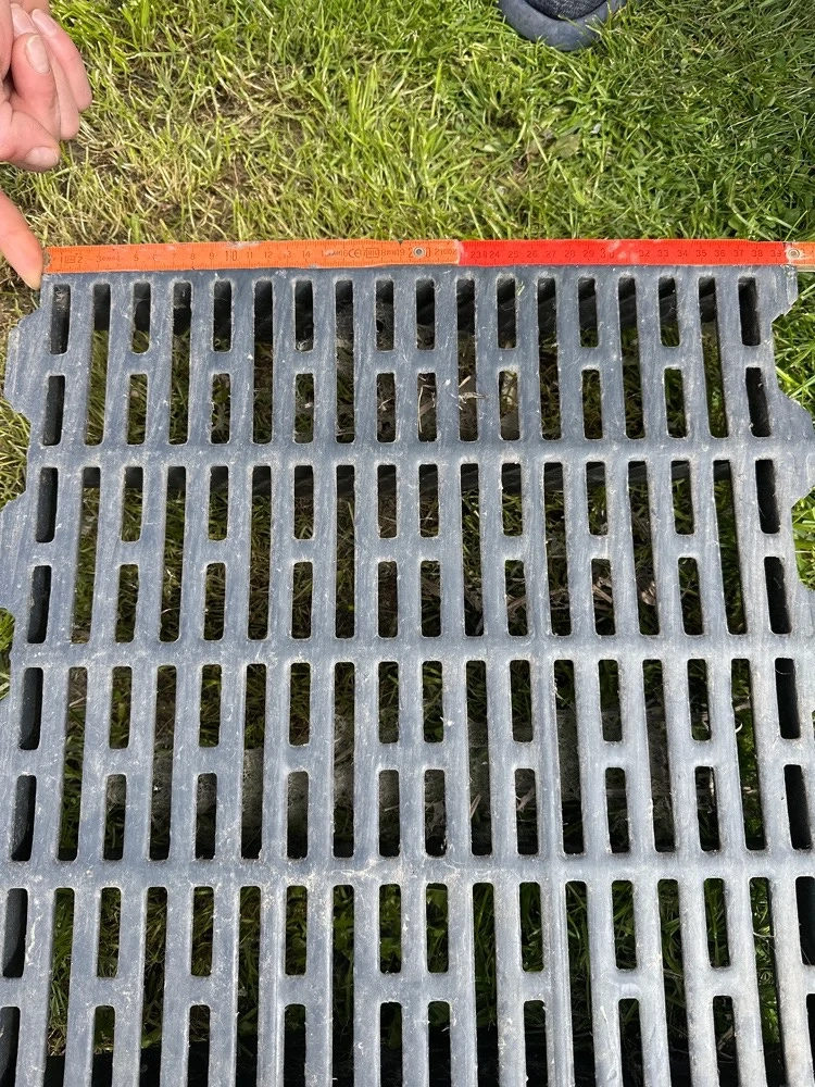 podea crescatorie purcei ,pasari ,porumbei