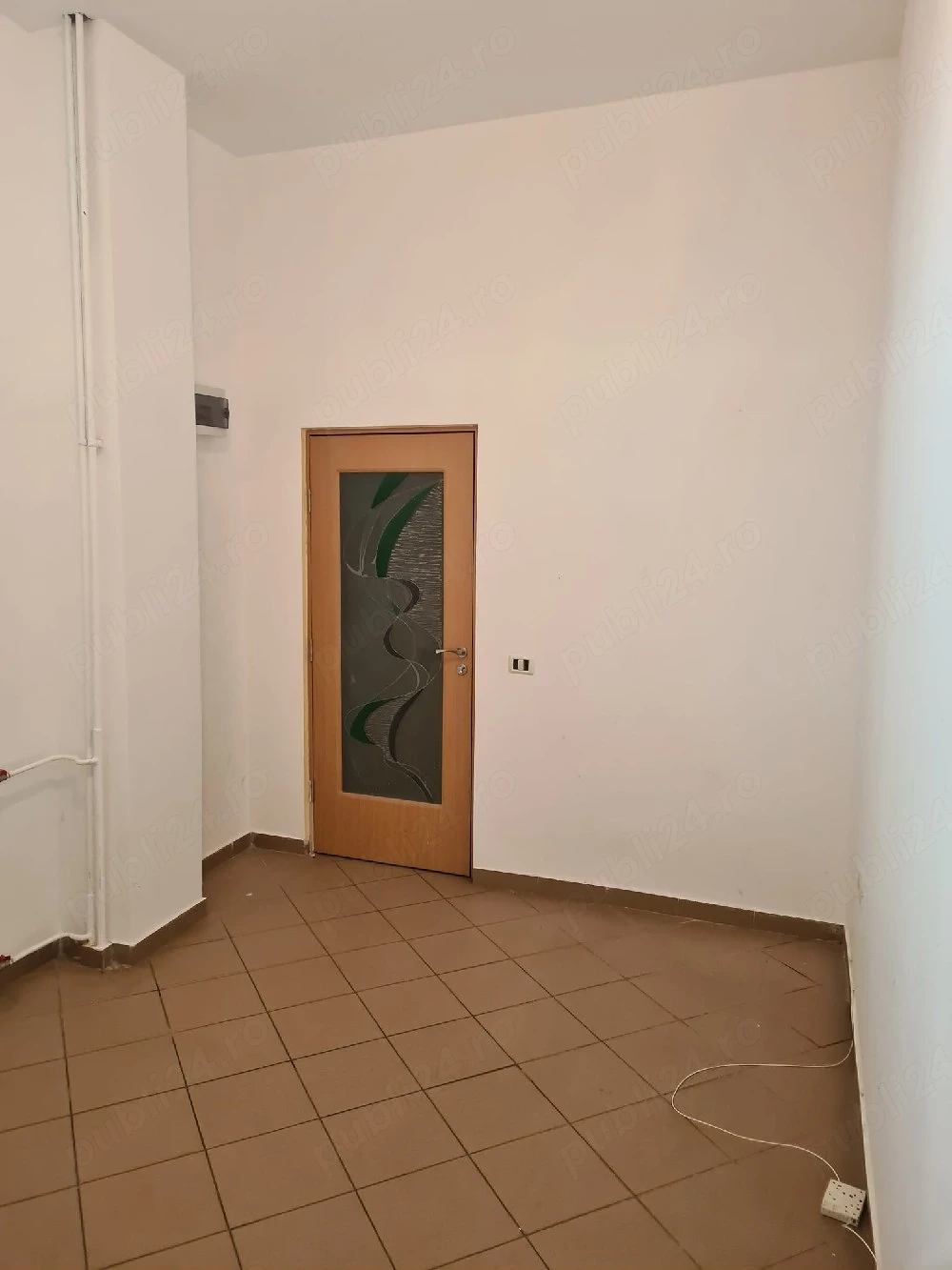 inchiriez spatiu comercial