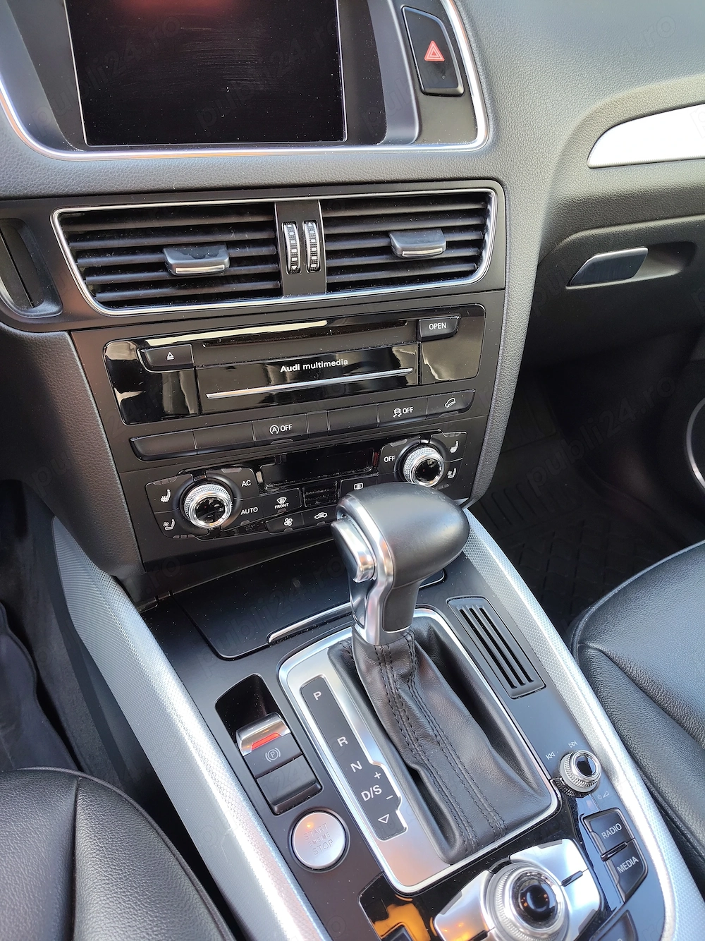 Vând Audi Q5 ,an 2013, automat, carte service la zi, 330000km.