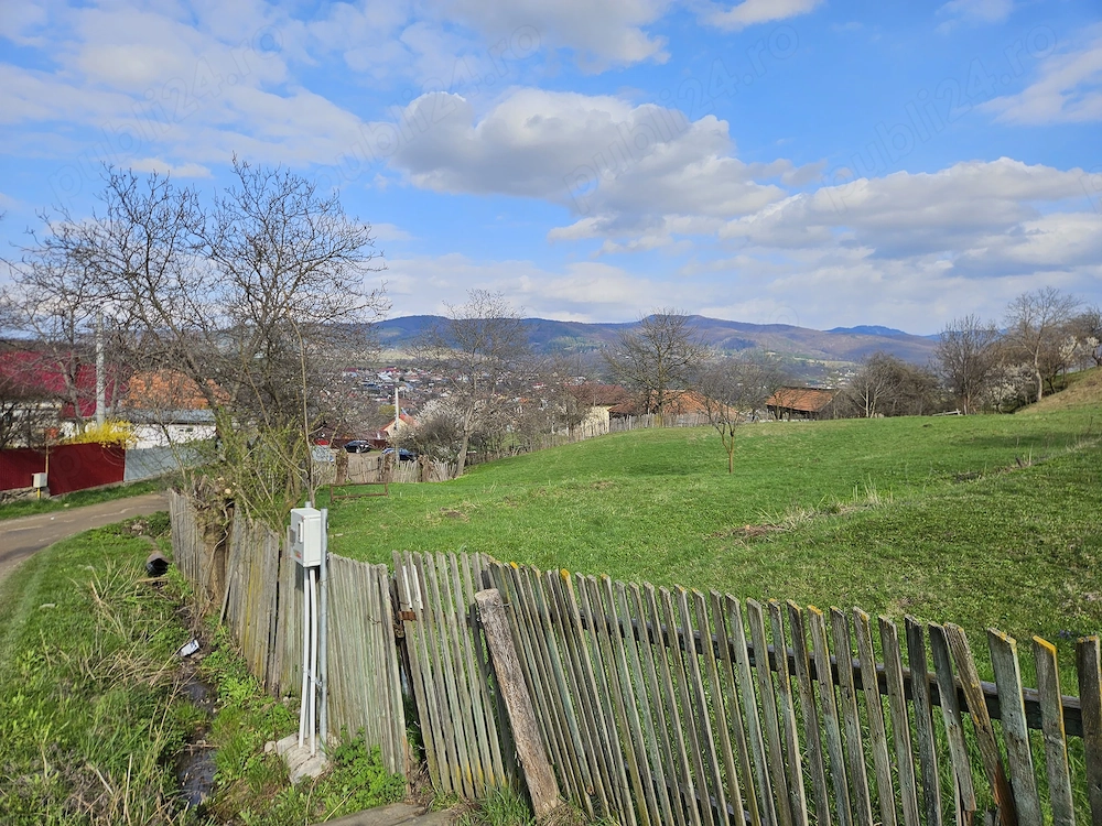 Teren intravilan Comanesti Bacau cu utilitati