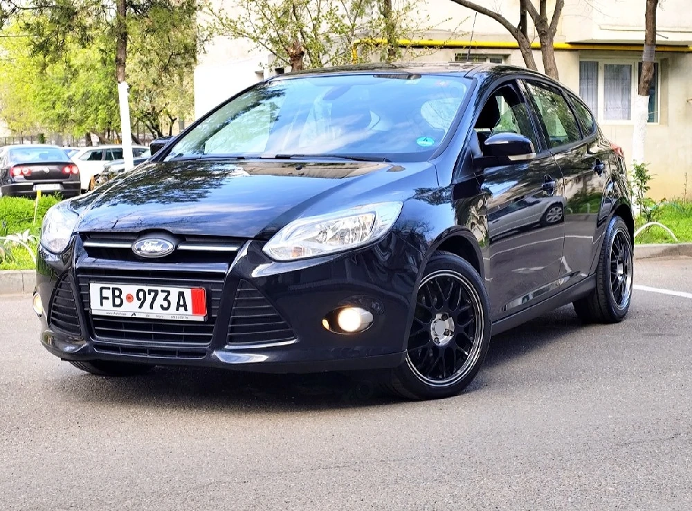 Ford Focus 1.6 benzină clasic MPI, Climă, senzori 
