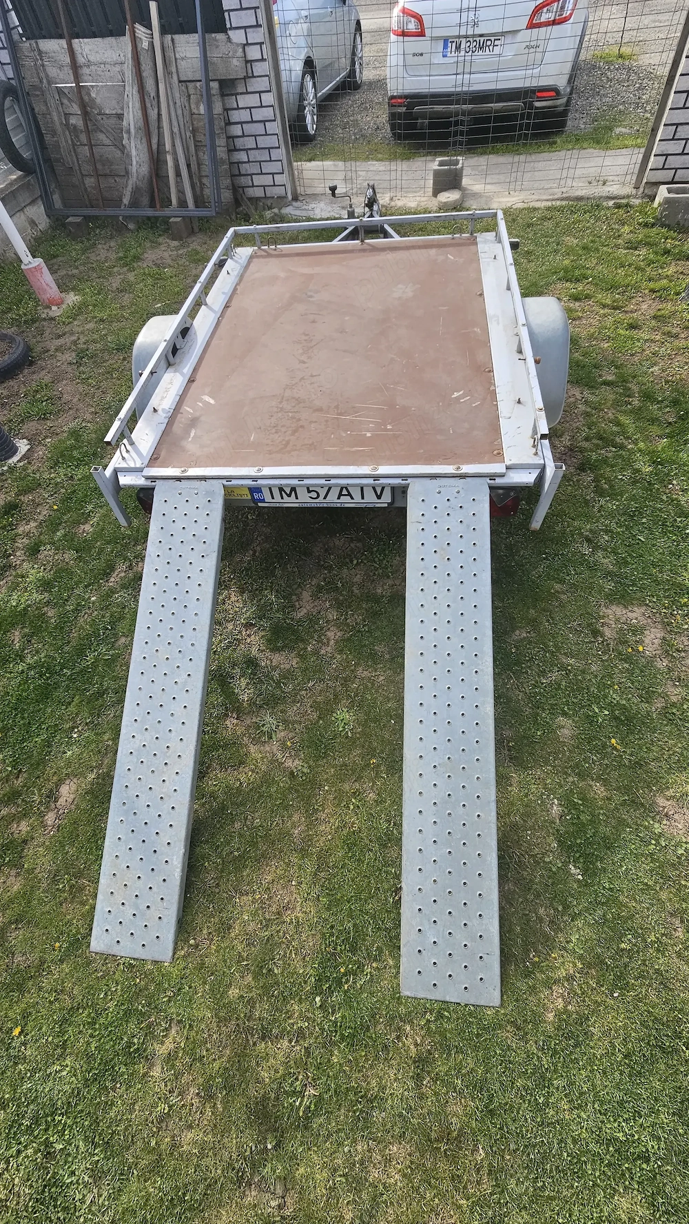 De închiriat platformă transport ATV   rampă inclusă (permis B)