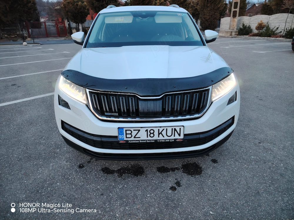 Vând sau schimb cu viano multivan caravelle max 8 loc 