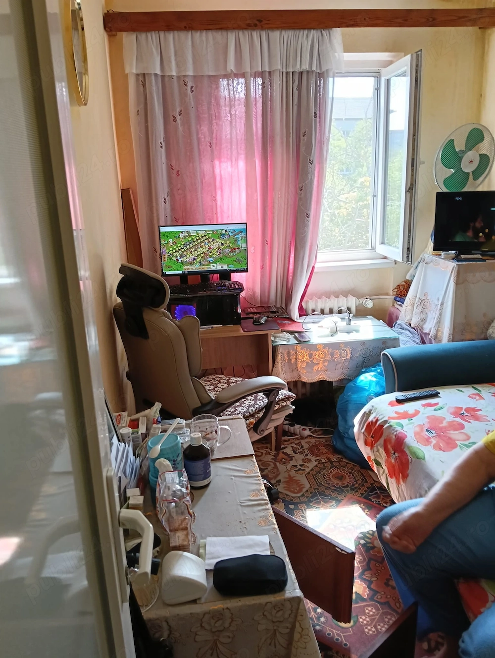 Vand apartament 3 camere