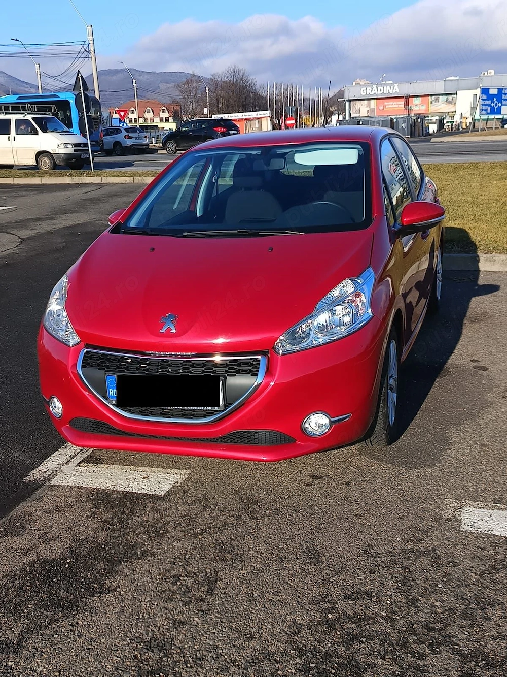 Peugeot 208 1.4 HDI cu 15.000 km