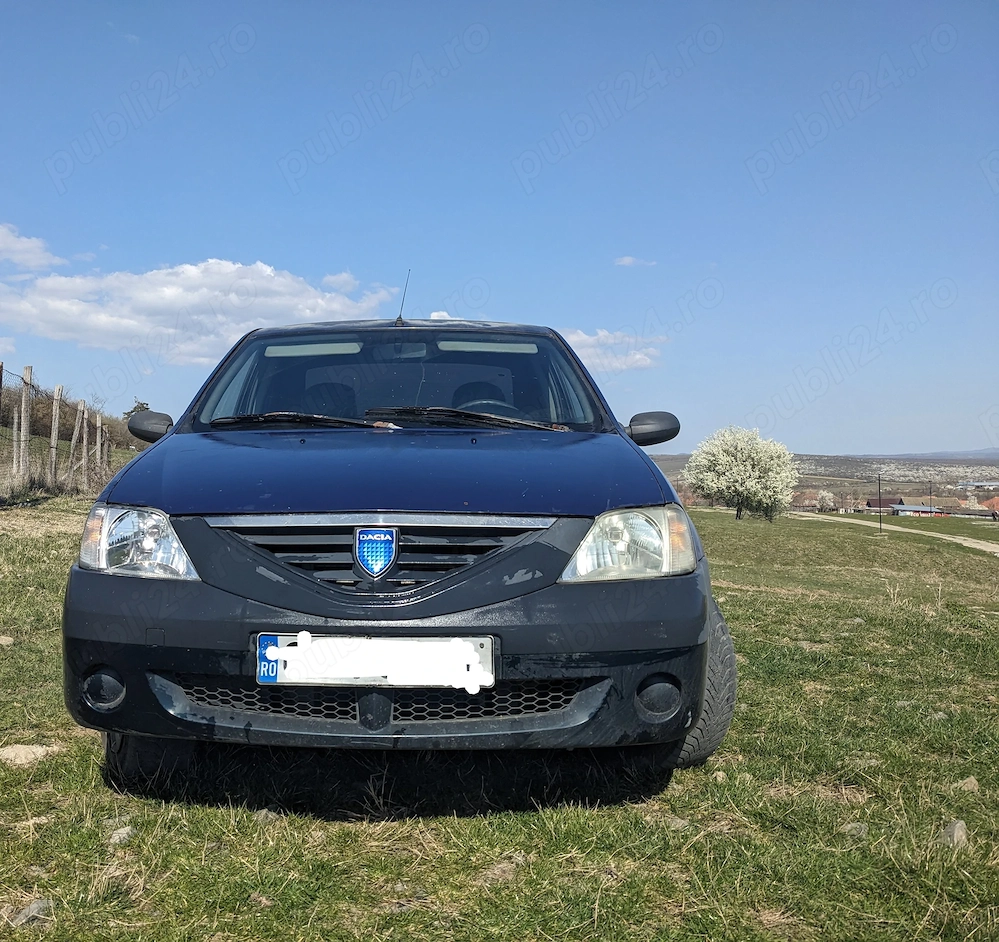 Vând Dacia Logan