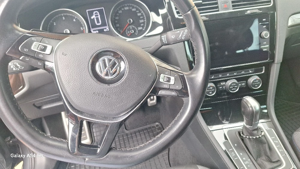 Vând Volkswagen Golf 7 .5 Join