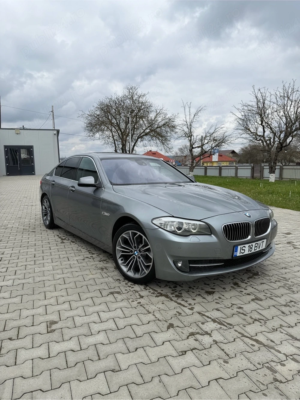Bmw F10 520d, 242k km, 2 butoane