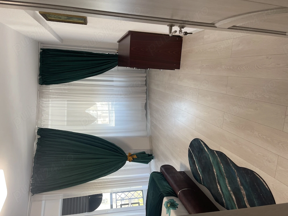 inchiriez apartament 3 camere recent renovat 